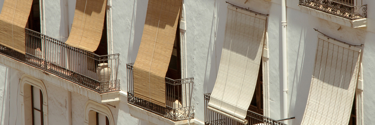 Shaded windows, Photo by Lagos04 on Unsplash