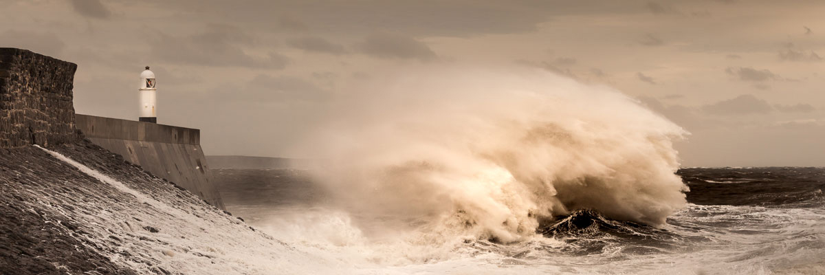 Storm Desmond waves